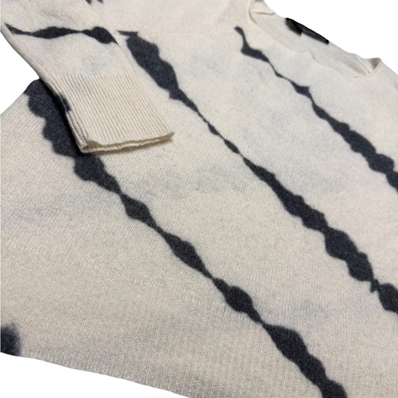 ✨🖤 360 Cashmere Oversized Skull Tie Dye Cashmere Sweater XS 🖤✨ - Picture 3 of 8